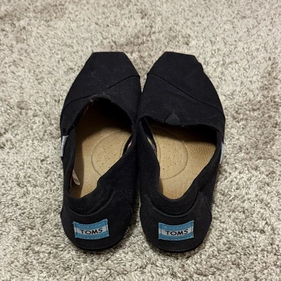 Three Pairs of Toms - Picture 6 of 12